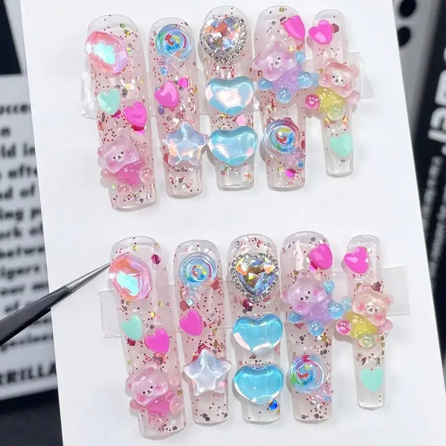 Cute 3D Bear-Themed Nail Art Stickers With Medium-Length European And American Style, Featuring Glittery, Translucent, And Handmade Detachable False Nails.