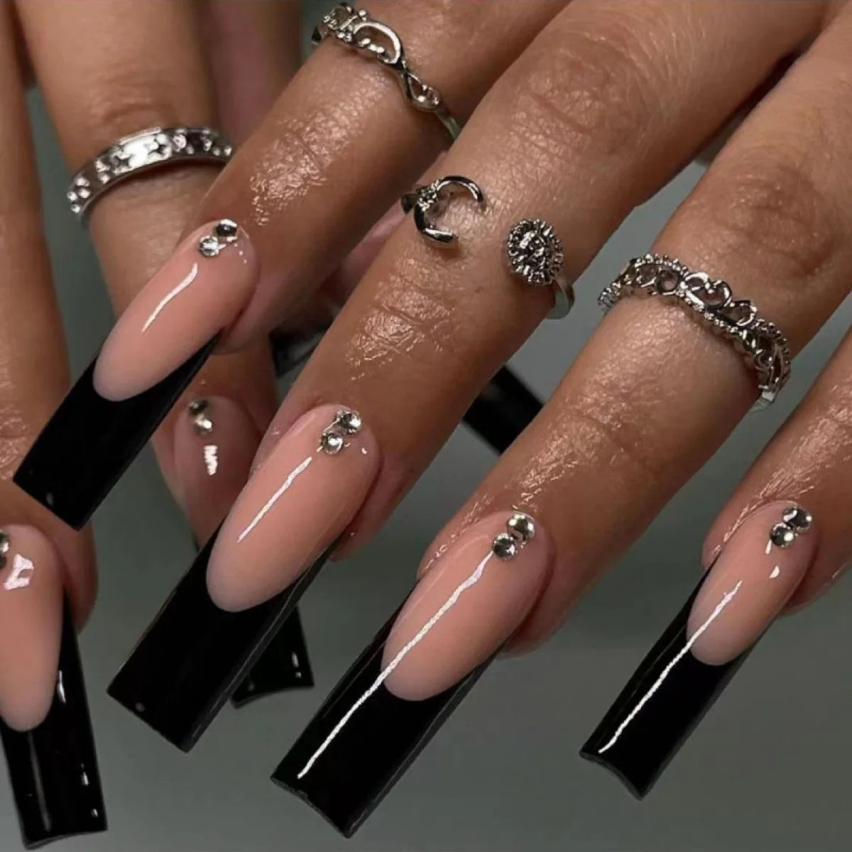 24Pcs Leopard Print Design False Nails with Bow Rhinestone Long Square Press on Nails Wearable French Ballet Fake Nail Tips